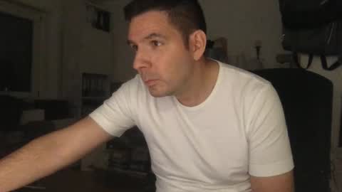 dominik_home online show from September 2025 07:36:02 PM