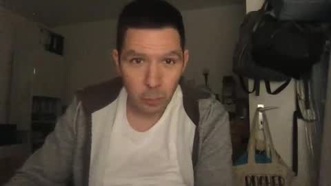 dominik_home online show from October 2025 07:25:02 PM