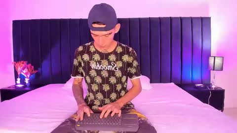 Snapshot of dominik_thompson777 chatting on September 2025 02:13:01 AM dominik_thompson777 online show from September 2025 02:13:01 AM