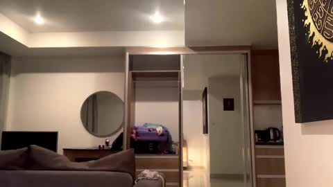 Kira online show from March 2026 10:09:01 PM