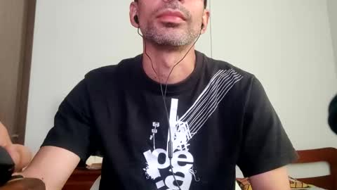 Snapshot of don__chi chatting on December 2024 10:36:01 PM don__chi online show from December 2024 10:36:01 PM