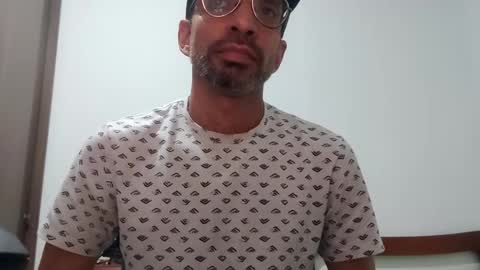 Snapshot of don__chi chatting on December 2024 01:18:02 AM don__chi online show from December 2024 01:18:02 AM