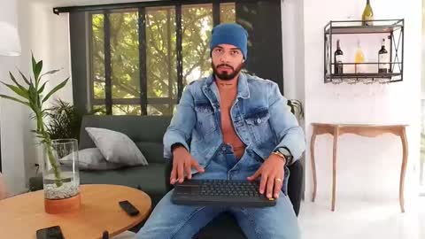 Victor online show from September 2025 03:23:01 PM