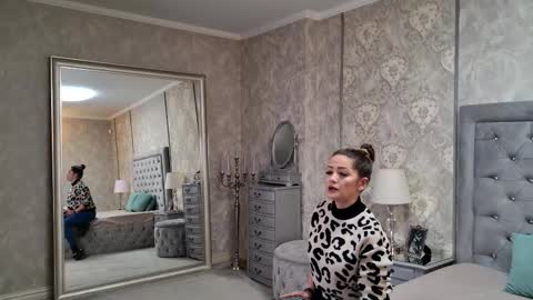 Donna online show from February 2026 07:18:01 PM