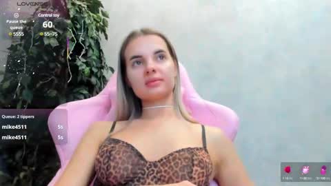 Snapshot of donnaaa_evans chatting on March 2025 03:13:02 AM Donna On GMT2 Mon-Fri 3-9 AM online show from March 2025 03:13:02 AM