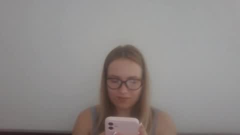 Snapshot of donnahawkins chatting on February 2026 04:20:01 AM donnahawkins online show from February 2026 04:20:01 AM