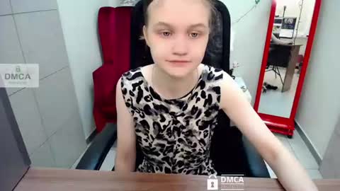 Snapshot of donnasia chatting on June 2026 06:00:02 AM Sia online show from June 2026 06:00:02 AM