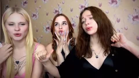 Nicole online show from December 2024 06:53:02 PM