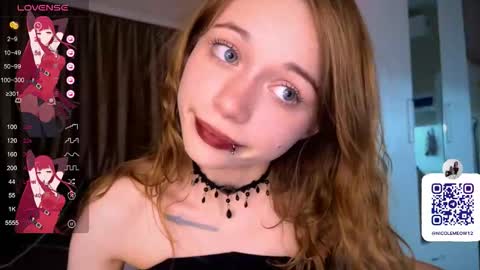 Nicole online show from November 2025 08:52:01 PM