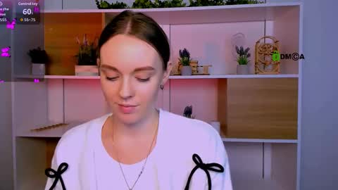 Snapshot of dora_di1 chatting on November 2025 08:03:02 AM we online show from November 2025 08:03:02 AM