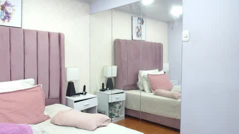 Anny online show from April 2026 05:05:02 PM