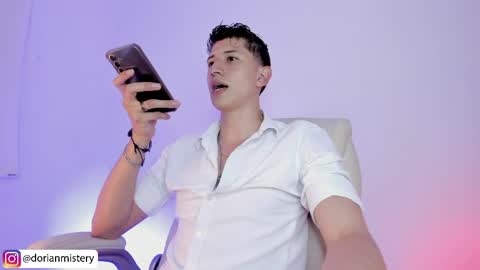 dorian_mystery online show from April 2026 11:04:01 PM