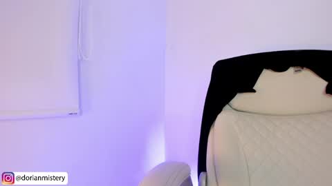 dorian_mystery online show from April 2026 01:00:01 AM