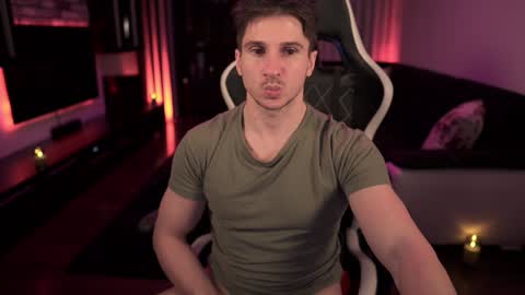 Dorian Reyes online show from January 2025 02:15:01 AM