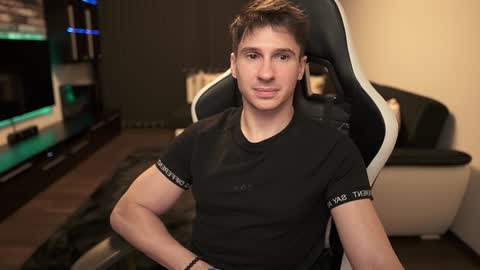 Dorian Reyes online show from February 2025 03:48:01 AM