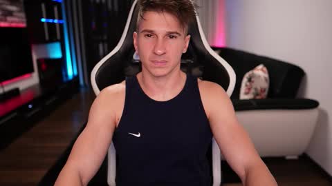 Dorian Reyes online show from October 2025 10:30:02 PM