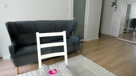 dormineaa online show from May 2026 06:10:02 AM