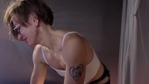 Dorothy Next stream on Monday at 3am-9am online show from November 2025 02:32:01 AM