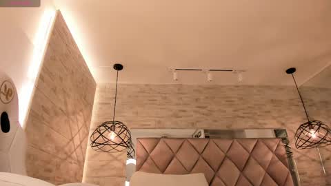  DOROTHY online show from February 2025 09:42:01 AM