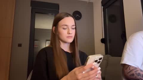 Snapshot of double_sun chatting on September 2025 07:13:02 PM Alice and Mark online show from September 2025 07:13:02 PM