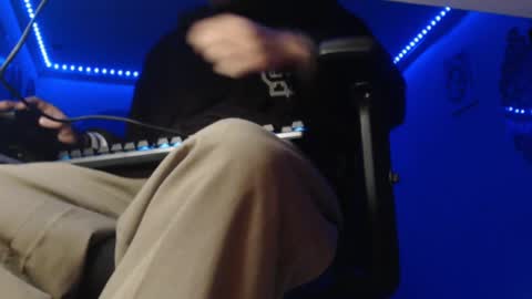 douglas_drake online show from February 2025 04:01:01 AM