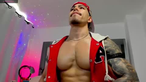 Snapshot of douglassafado chatting on April 2026 01:30:01 PM Douglas Safado online show from April 2026 01:30:01 PM