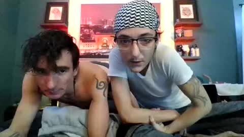 Snapshot of douxi_does_it chatting on November 2025 09:20:02 PM Douxi online show from November 2025 09:20:02 PM