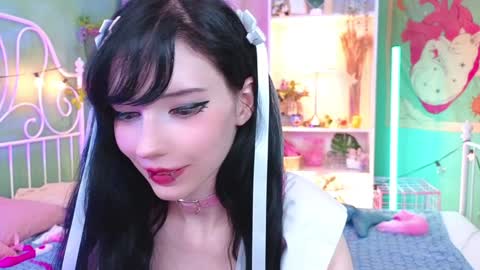 Snapshot of draculaura_ chatting on December 2024 03:15:02 AM Draculaura online show from December 2024 03:15:02 AM