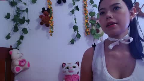 Snapshot of draculaura_x chatting on May 2026 10:16:01 PM Laura online show from May 2026 10:16:01 PM