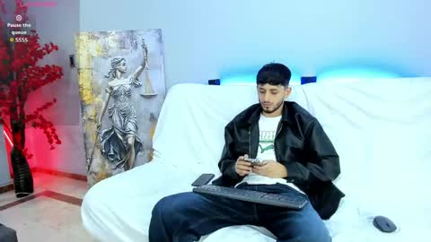 Snapshot of drake_and_zara chatting on May 2026 12:22:02 PM Drake and Zara online show from May 2026 12:22:02 PM