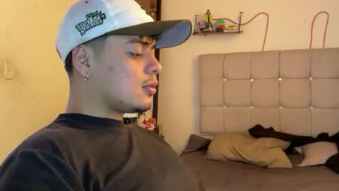 Snapshot of drakenn_ chatting on May 2026 01:18:01 PM drakeeee online show from May 2026 01:18:01 PM