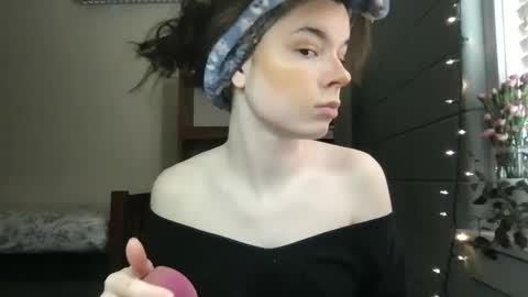 Snapshot of dream1girl_ chatting on February 2025 05:28:01 PM ur dream girl online show from February 2025 05:28:01 PM