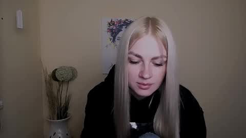 Snapshot of dream_dolly_ chatting on September 2025 01:04:01 PM dream_dolly_ online show from September 2025 01:04:01 PM