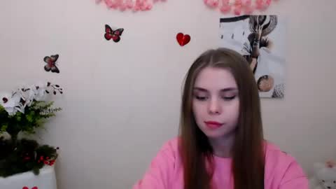 Snapshot of dream_mari chatting on April 2026 07:02:02 AM Mari online show from April 2026 07:02:02 AM