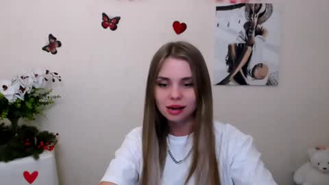 Snapshot of dream_mari chatting on May 2026 05:48:01 AM Mari online show from May 2026 05:48:01 AM