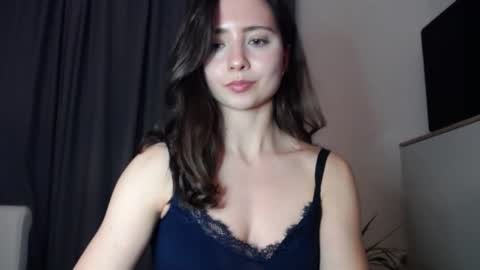 Nicole online show from December 2025 02:44:02 PM