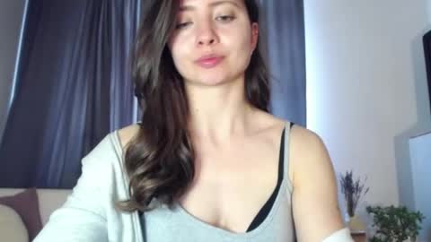 Nicole online show from April 2026 07:03:02 AM