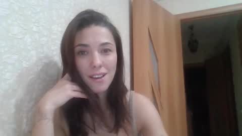 dream_petal_ online show from February 2026 02:23:01 PM
