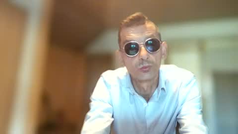Snapshot of dreambob chatting on June 2026 05:04:02 PM Dreambob online show from June 2026 05:04:02 PM