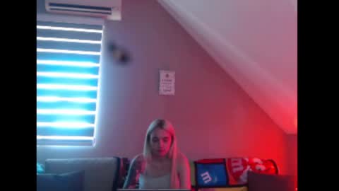 Snapshot of dreamcatcherfantasy chatting on May 2026 07:28:02 AM A girl online show from May 2026 07:28:02 AM