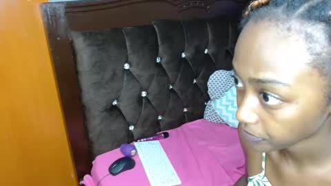 Snapshot of dreameyez chatting on February 2026 06:26:01 AM Dreameyes online show from February 2026 06:26:01 AM