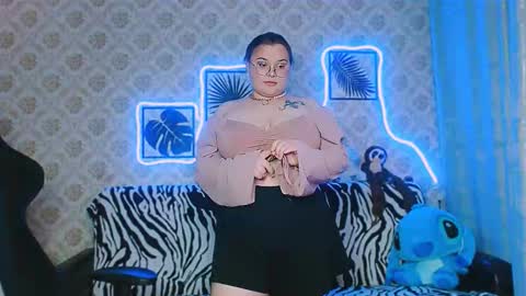 dreamforyoue2 online show from September 2025 08:20:02 PM