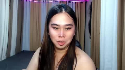 Snapshot of dreammegan chatting on September 2025 06:41:02 PM Stacy DONT FORGET TO FOLLOW ME AND THUMBS UP my wife samgrg2 online show from September 2025 06:41:02 PM