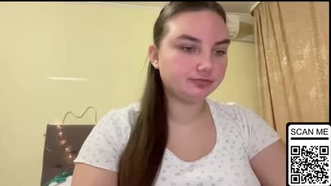 Mila online show from November 2025 04:18:02 PM