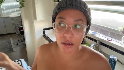 RIRI OR DREAMY online show from January 2025 05:51:01 PM