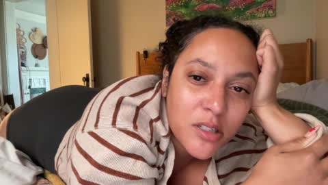 RIRI OR DREAMY online show from February 2025 10:40:01 PM