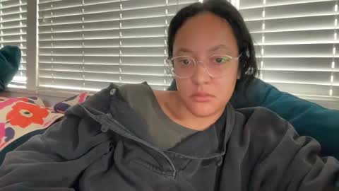 RIRI OR DREAMY online show from December 2025 04:47:01 PM