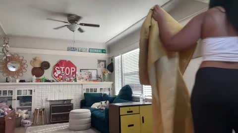 RIRI OR DREAMY online show from April 2026 11:13:01 PM