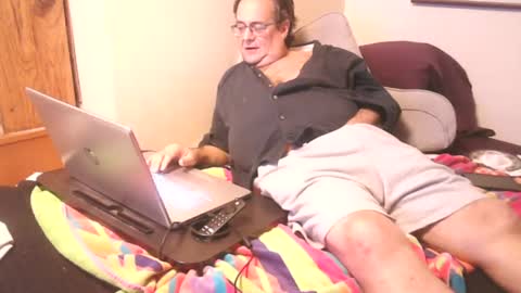 Snapshot of drfeelgood777 chatting on January 2025 04:15:01 AM Dr. Feelgood online show from January 2025 04:15:01 AM