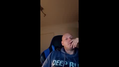 Snapshot of drijn3 chatting on April 2026 04:01:01 AM drijn3 online show from April 2026 04:01:01 AM